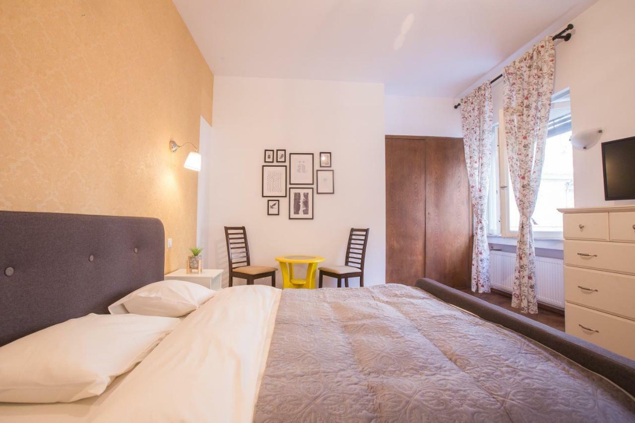 Color Apartments Nicolae Tonitza St Bucharest Exterior photo